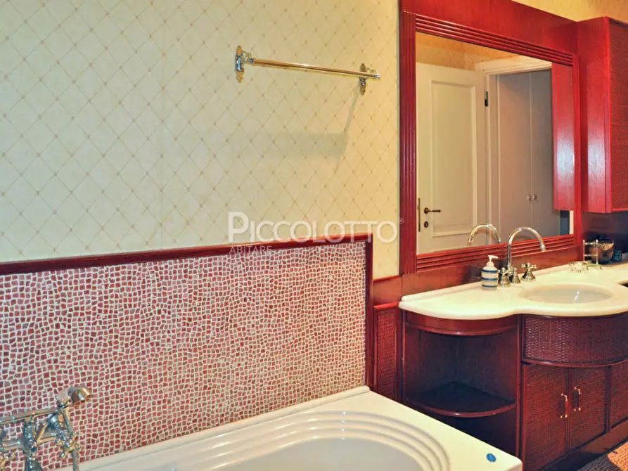 Immagine 23 di Villa in vendita  in Via Cristoforo Colombo a Jesolo