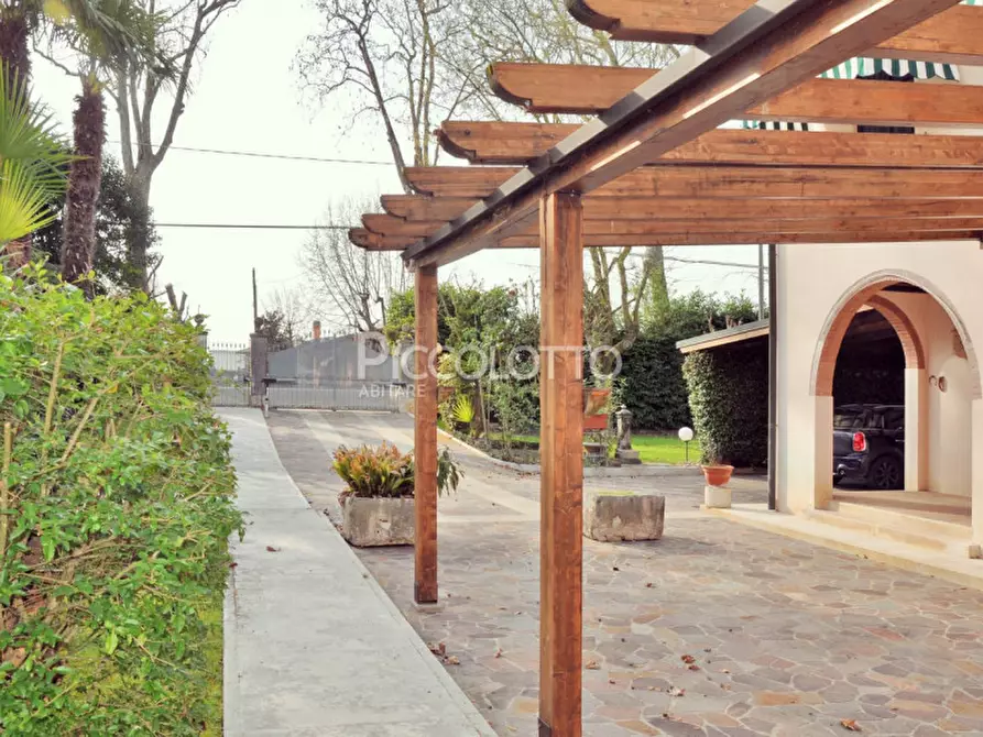 Immagine 27 di Villa in vendita  in Via Cristoforo Colombo a Jesolo