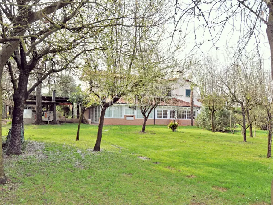 Immagine 28 di Villa in vendita  in Via Cristoforo Colombo a Jesolo