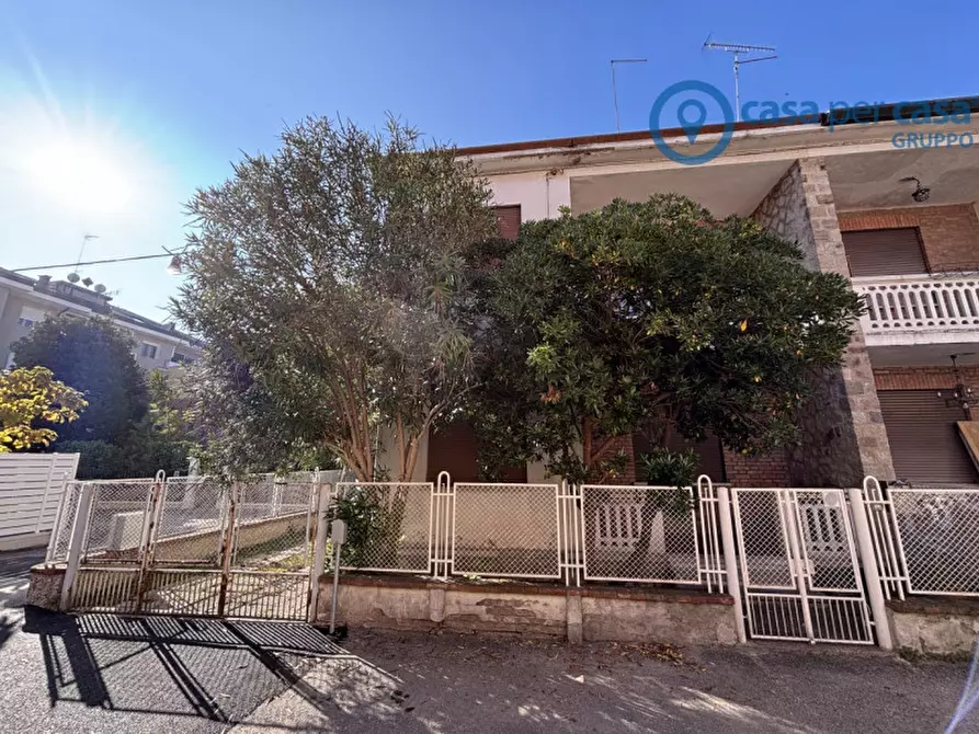 Immagine 1 di Casa bifamiliare in vendita  a Rovigo