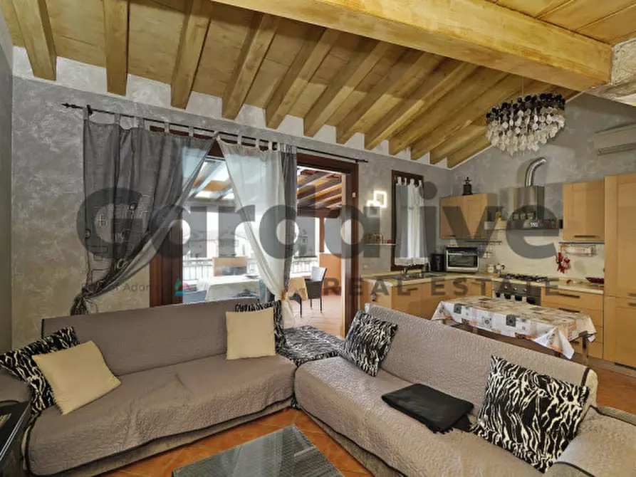 Immagine 4 di Appartamento in vendita  in Via Atleti azzurri d'Italia a Manerba Del Garda