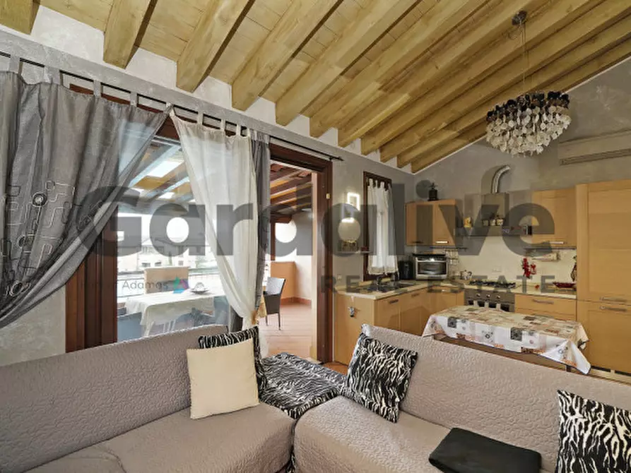 Immagine 5 di Appartamento in vendita  in Via Atleti azzurri d'Italia a Manerba Del Garda