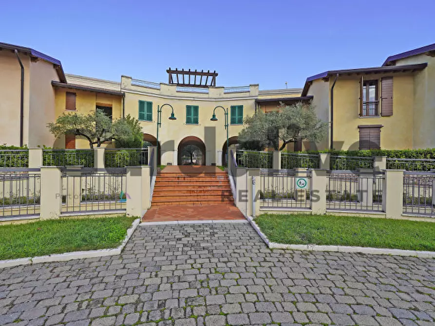 Immagine 4 di Appartamento in vendita  in Via Atleti azzurri d'Italia a Manerba Del Garda