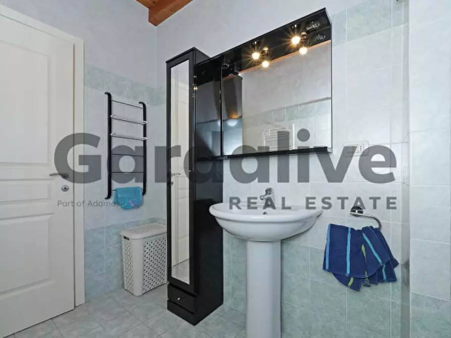 Immagine 25 di Appartamento in vendita  in Via Atleti azzurri d'Italia a Manerba Del Garda