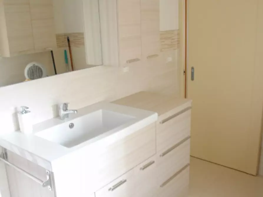 Immagine 13 di Appartamento in vendita  in via villa a Longare