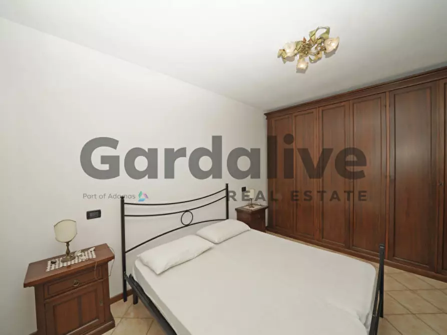 Immagine 10 di Appartamento in vendita  in Via degli Alpini a Manerba Del Garda