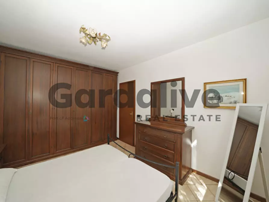 Immagine 11 di Appartamento in vendita  in Via degli Alpini a Manerba Del Garda