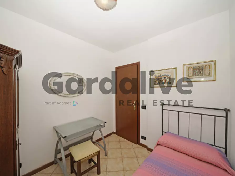 Immagine 13 di Appartamento in vendita  in Via degli Alpini a Manerba Del Garda