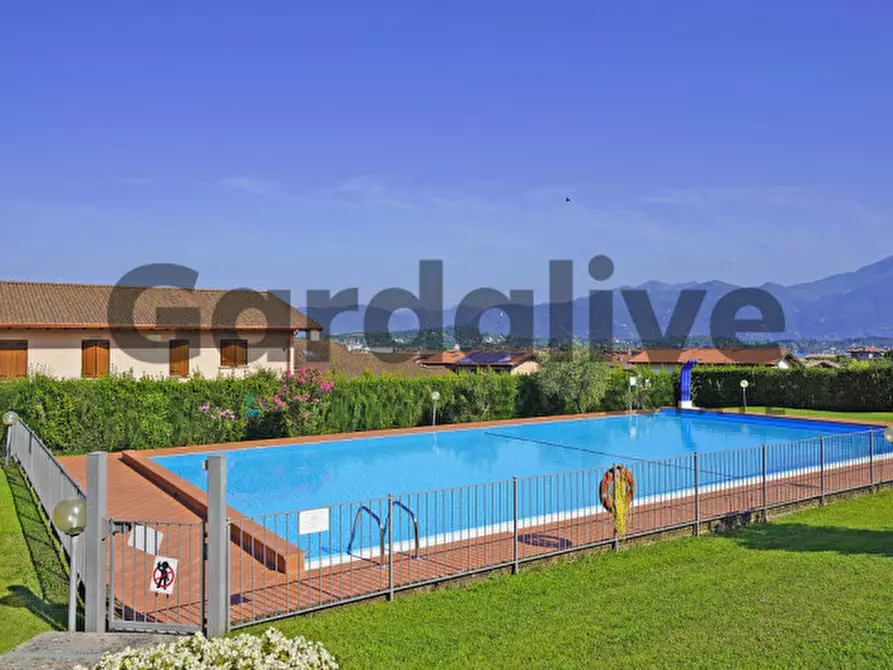 Immagine 1 di Appartamento in vendita  in Via degli alpini a Manerba Del Garda