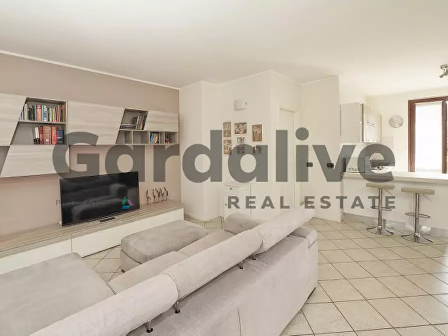 Immagine 3 di Appartamento in vendita  in Via degli alpini a Manerba Del Garda