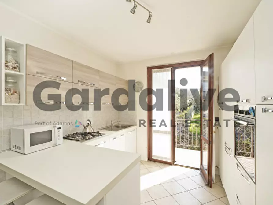 Immagine 13 di Appartamento in vendita  in Via degli alpini a Manerba Del Garda