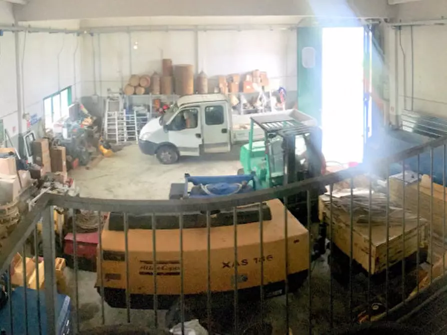 Immagine 1 di Capannone industriale in vendita  in MARTORANO a Cesena