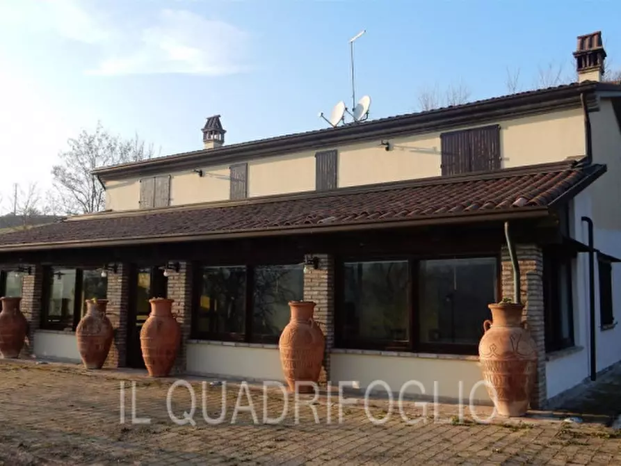 Immagine 1 di Agriturismo in vendita  a Roncofreddo