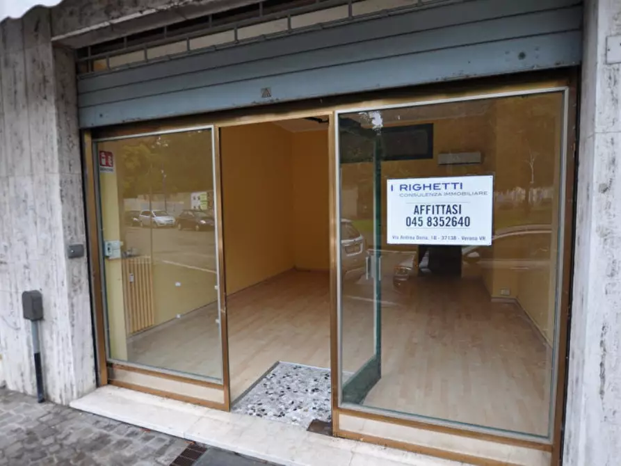 Immagine 2 di Negozio in affitto  in Piazza chievo a Verona