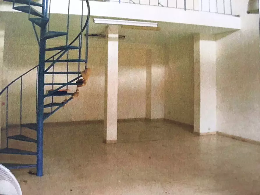Immagine 5 di Negozio in vendita  in via Belzoni a Padova