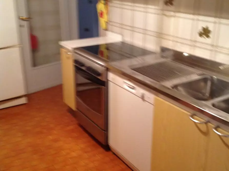 Immagine 15 di Appartamento in affitto  in via martinetti a Milano