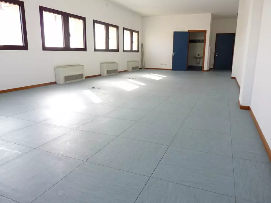 Immagine 4 di Ufficio in affitto  in via castellana 39 a Treviso