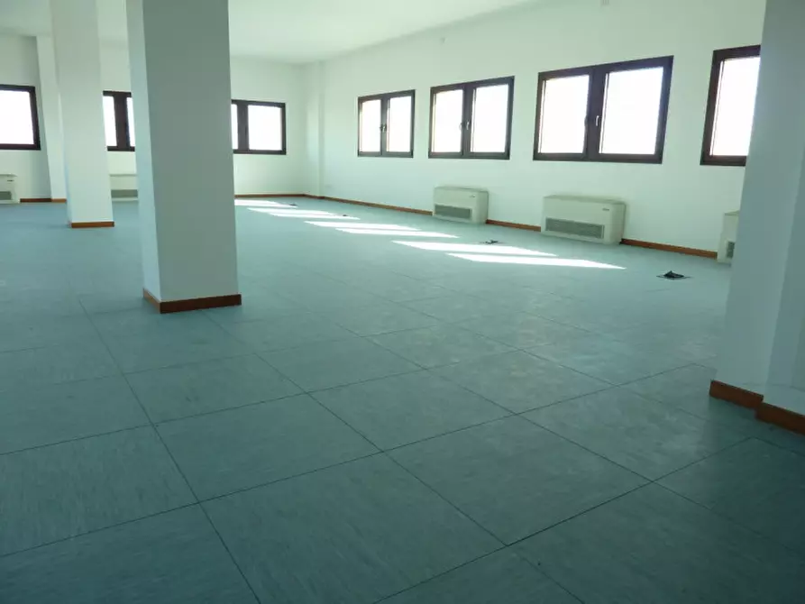 Immagine 6 di Ufficio in affitto  in via castellana 39 a Treviso