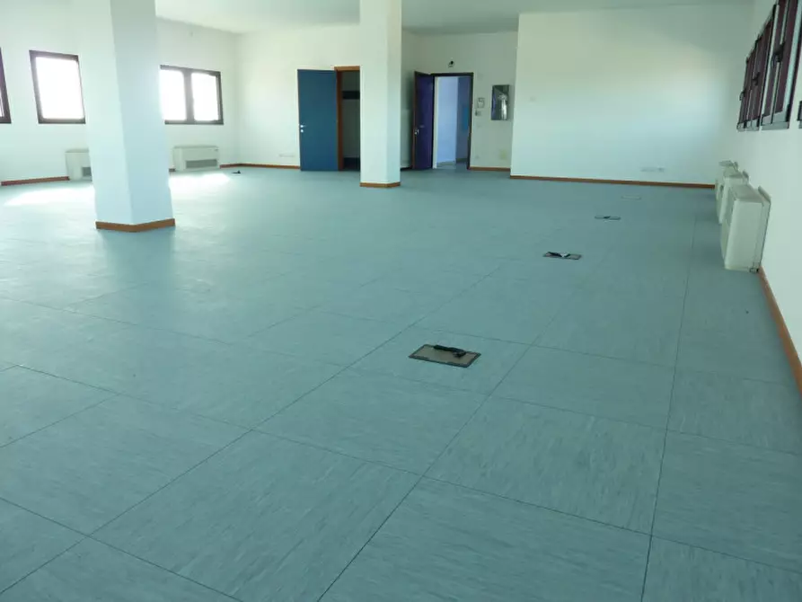 Immagine 9 di Ufficio in affitto  in via castellana 39 a Treviso