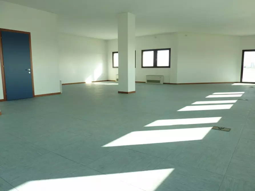 Immagine 6 di Ufficio in affitto  in via castellana 39 a Treviso
