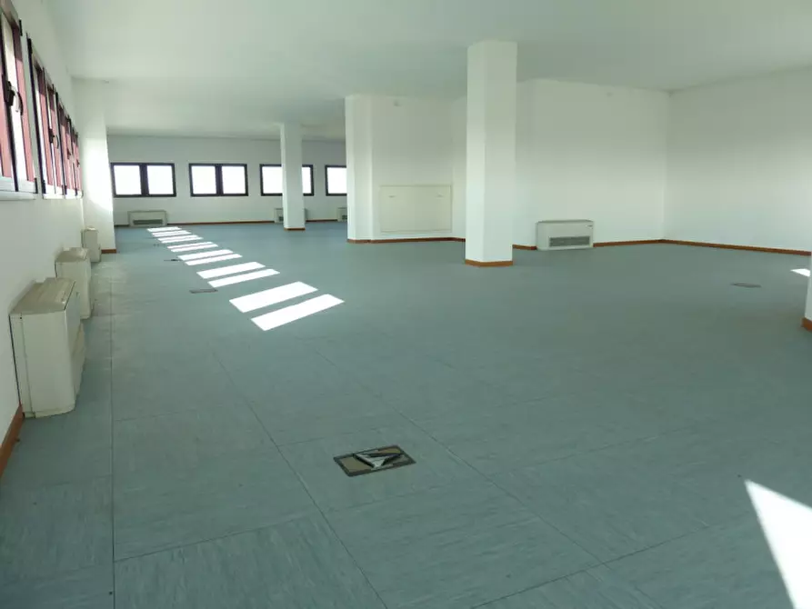 Immagine 11 di Ufficio in affitto  in via castellana 39 a Treviso