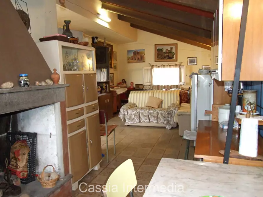 Immagine 10 di Appartamento in vendita  in Via Don Giovanni Minzoni 5 a Nepi