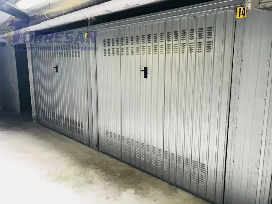 Immagine 8 di Garage in vendita  in via annibale da bassano a Padova
