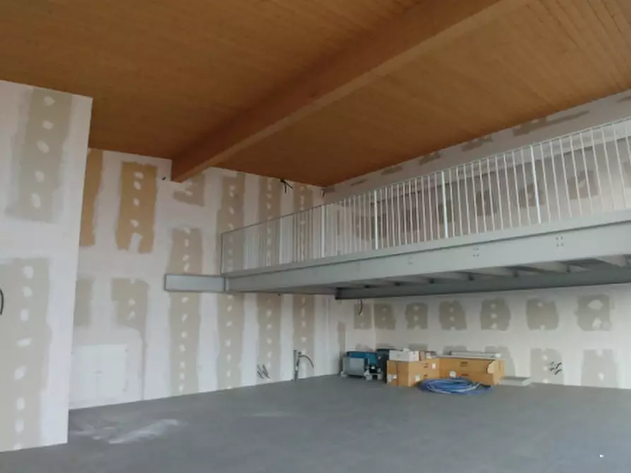 Immagine 11 di Ufficio in vendita  in VIA MAMELI a Vimercate