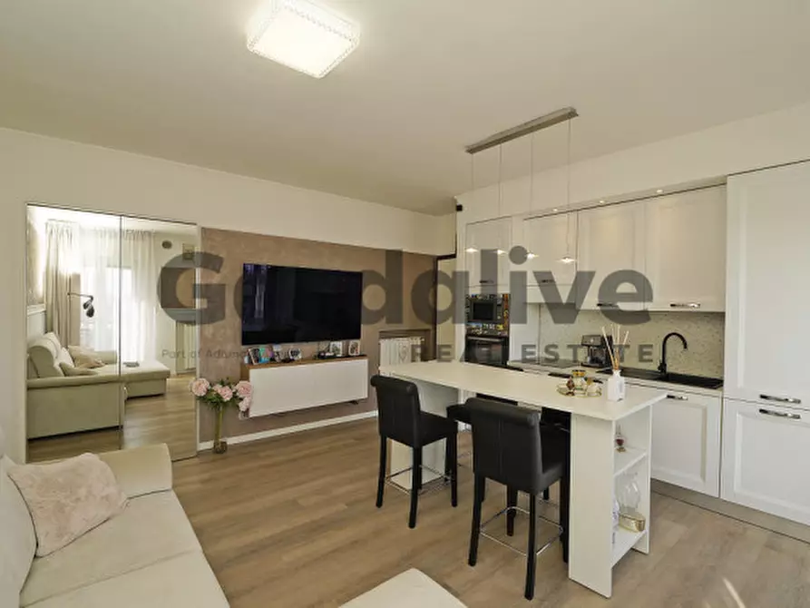 Immagine 2 di Appartamento in vendita  in via San Martino della Battaglia a Sirmione
