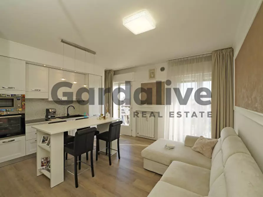 Immagine 3 di Appartamento in vendita  in via San Martino della Battaglia a Sirmione