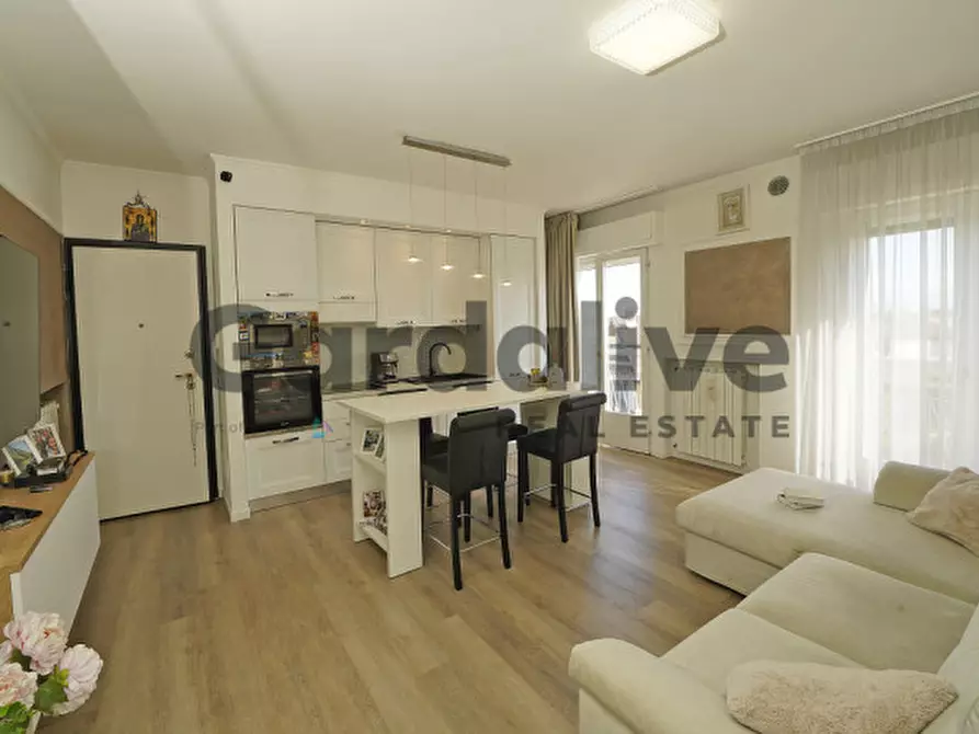 Immagine 4 di Appartamento in vendita  in via San Martino della Battaglia a Sirmione