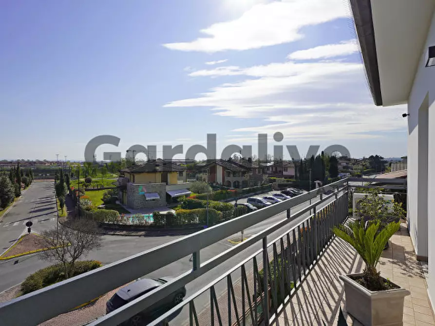 Immagine 9 di Appartamento in vendita  in via San Martino della Battaglia a Sirmione