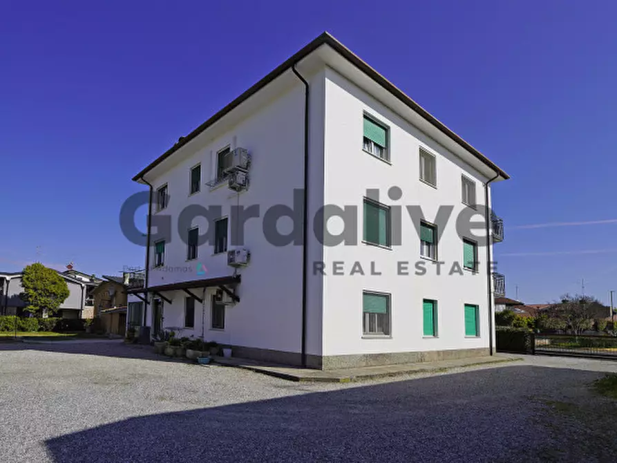 Immagine 20 di Appartamento in vendita  in via San Martino della Battaglia a Sirmione