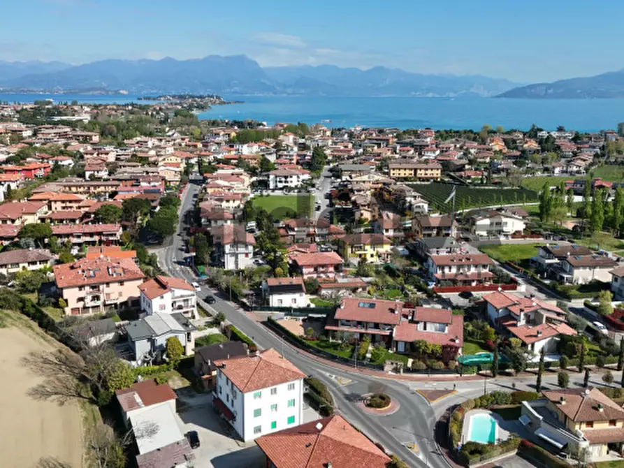 Immagine 23 di Appartamento in vendita  in via San Martino della Battaglia a Sirmione