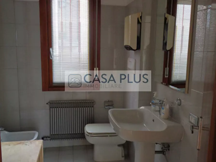 Immagine 9 di Ufficio in affitto  a Bassano Del Grappa