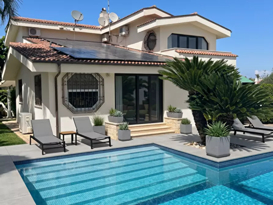 Immagine 1 di Villa in vendita  in via fara sabina a Nettuno