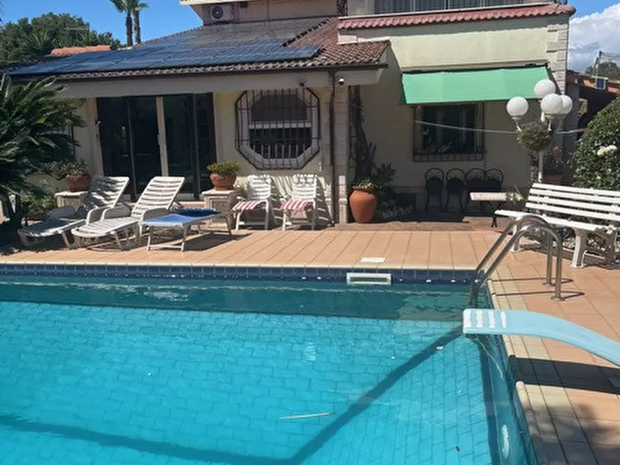 Immagine 2 di Villa in vendita  in via fara sabina a Nettuno