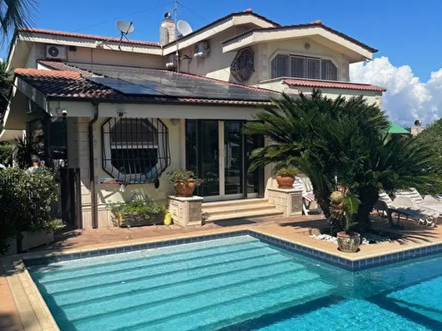 Immagine 12 di Villa in vendita  in via fara sabina a Nettuno