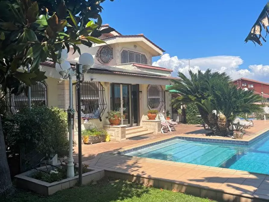 Immagine 41 di Villa in vendita  in via fara sabina a Nettuno