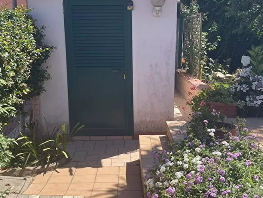 Immagine 44 di Villa in vendita  in via fara sabina a Nettuno