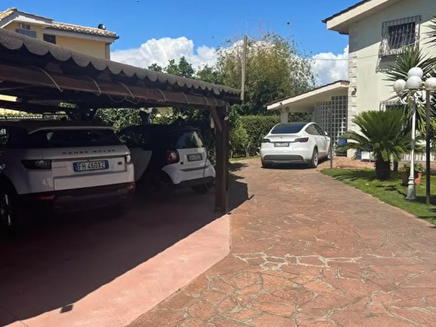 Immagine 36 di Villa in vendita  in via fara sabina a Nettuno