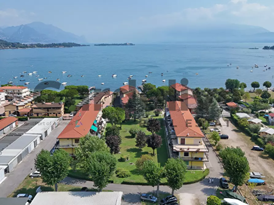 Immagine 25 di Appartamento in vendita  in Via repubblica a Manerba Del Garda