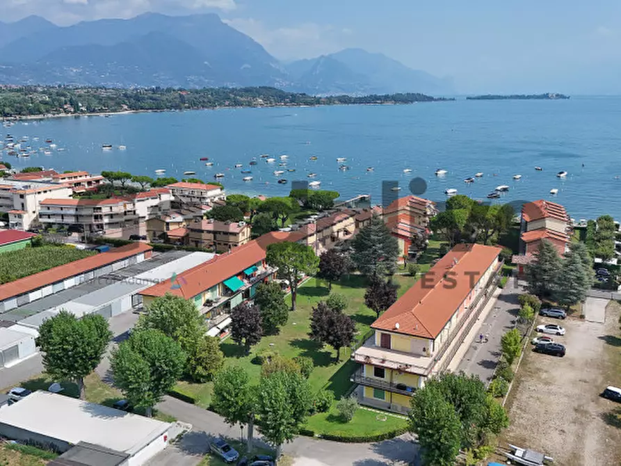 Immagine 29 di Appartamento in vendita  in Via repubblica a Manerba Del Garda