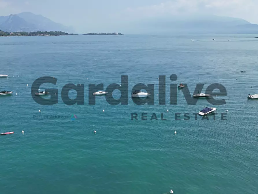 Immagine 36 di Appartamento in vendita  in Via repubblica a Manerba Del Garda