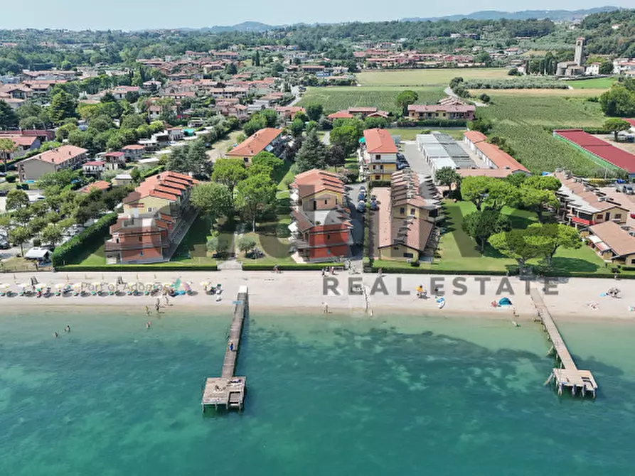 Immagine 39 di Appartamento in vendita  in Via repubblica a Manerba Del Garda