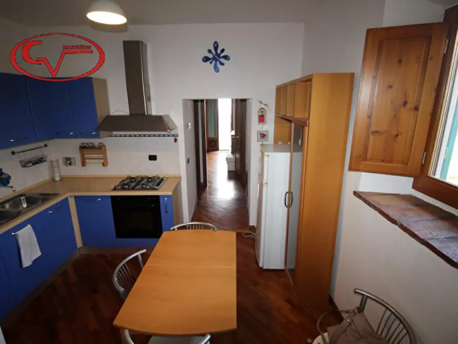 Immagine 5 di Appartamento in vendita  a Montevarchi