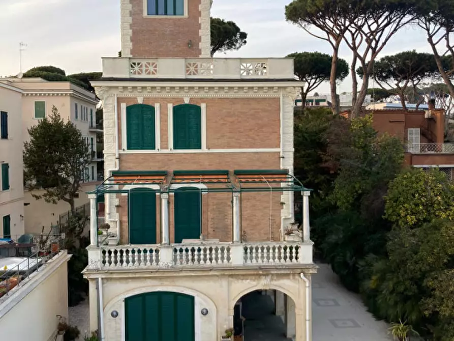 Immagine 1 di Villa in vendita  in viale mencacci a Anzio