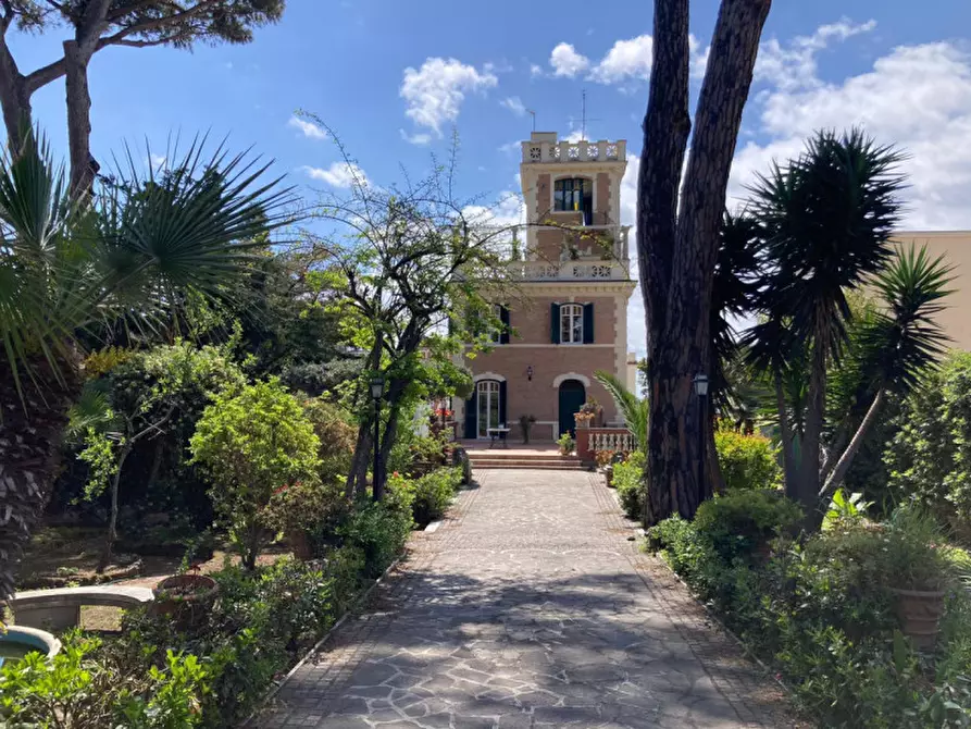 Immagine 2 di Villa in vendita  in viale mencacci a Anzio