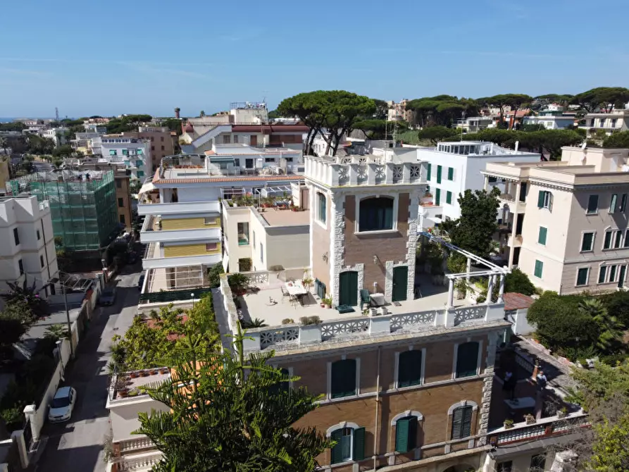 Immagine 7 di Villa in vendita  in viale mencacci a Anzio