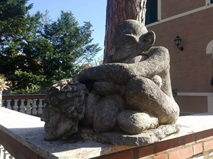 Immagine 13 di Villa in vendita  in viale mencacci a Anzio